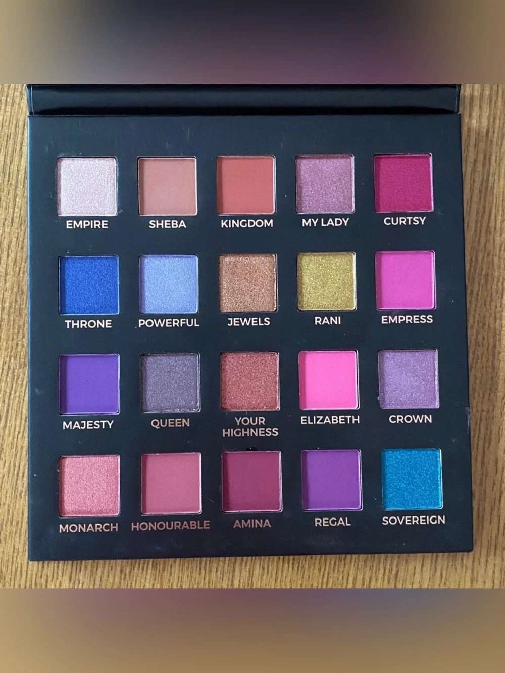 Eloise The Queen Eye Shadow Palette 20 Shades New